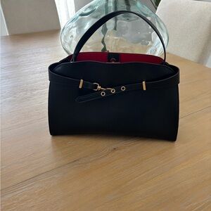 Elegant Black and Red Shoulder Bag
